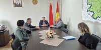 Финальной точкой визита Владимира Привалова в Светлогорск стала встреча с Председателем районного исполнительного комитета Дмитрием Шабетником